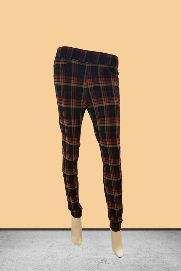 Picture of Black checkered joggers style jeggings