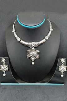 Picture of Gorgeous silver color fancy necklace set