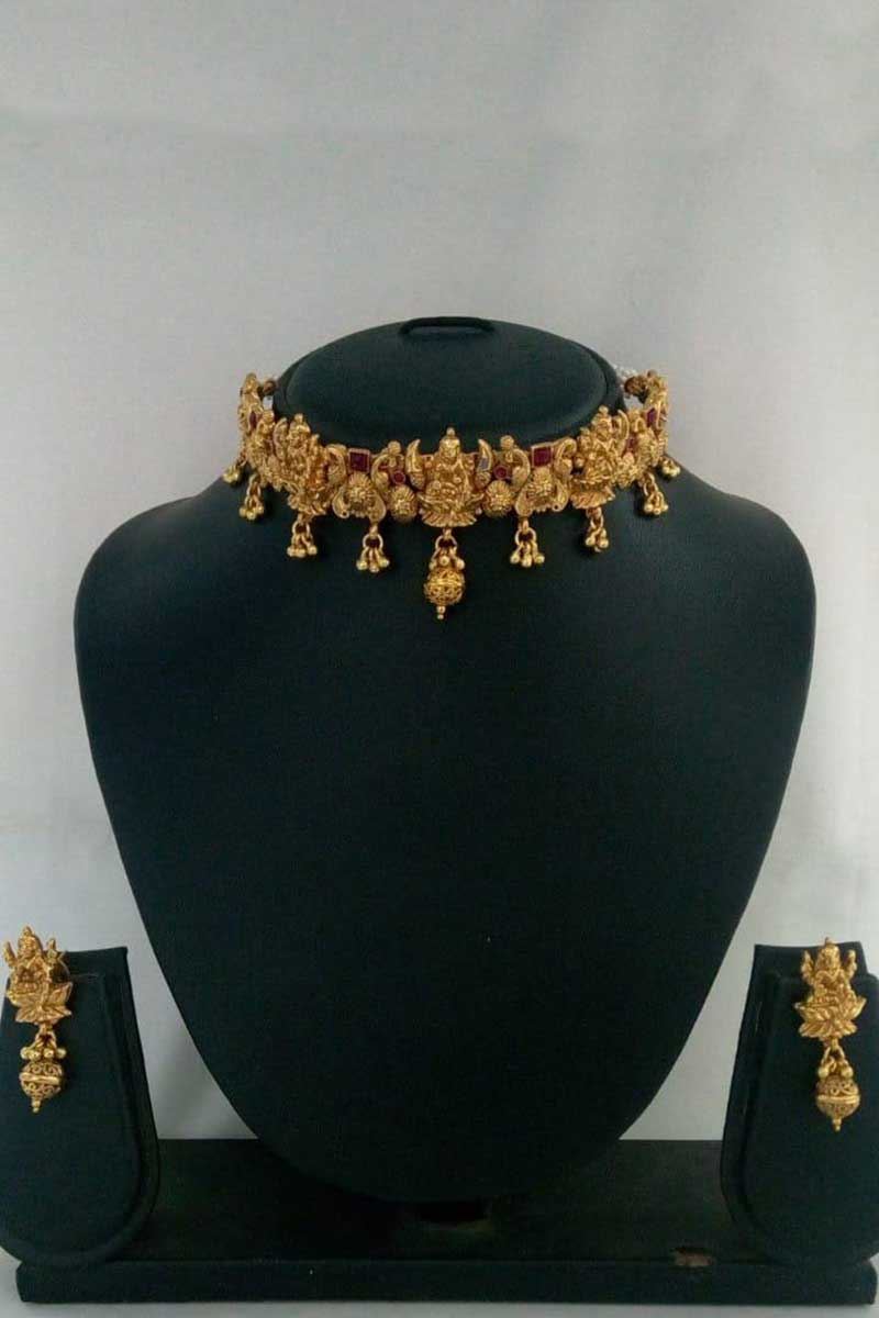 gold choker jewellery