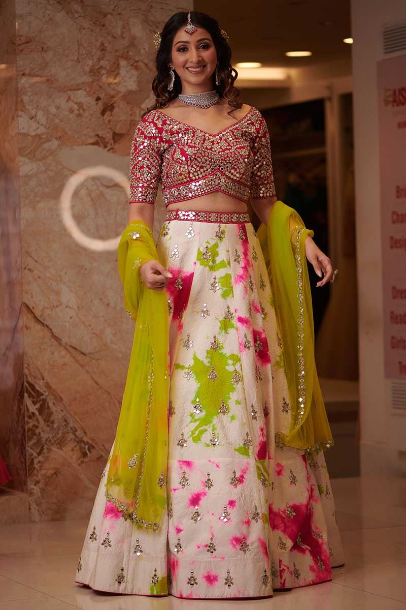 Wedding Wear Machine Heavy New Designer Lehenga Choli, With Blouse Piece at  Rs 2800 in Surat