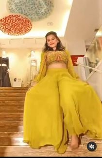 Picture of YELLOW SUIT
