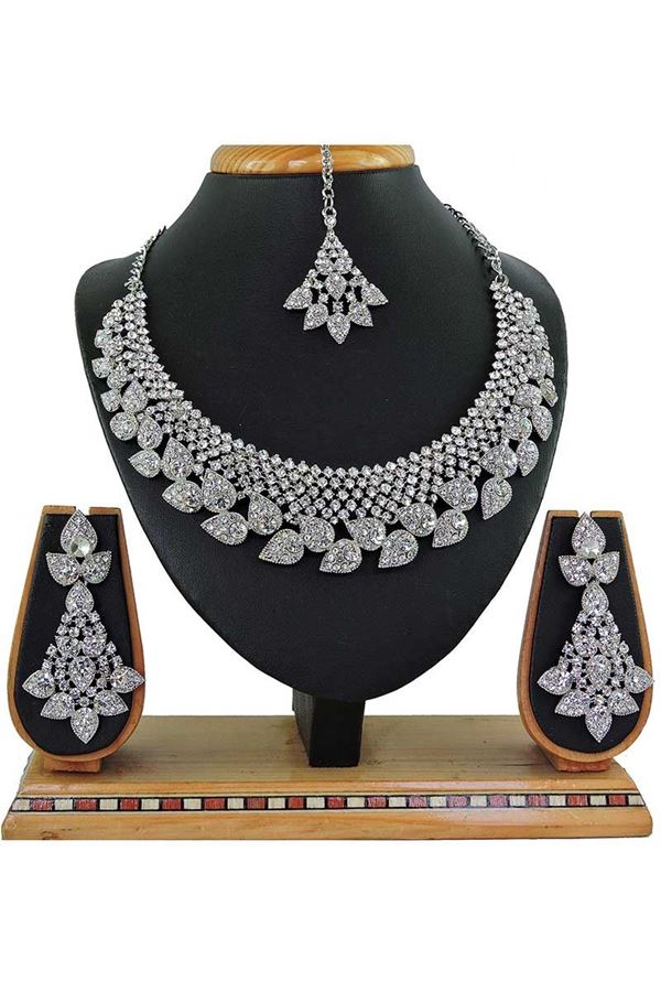 Picture of Artificial White Stone Necklace Set