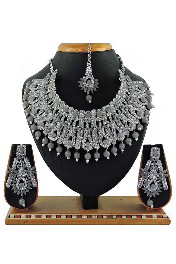 Picture of Artificial White Stone Necklace Set