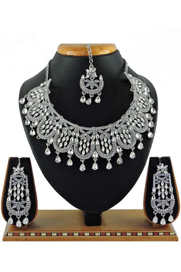 Picture of Artificial White Stone Necklace Set