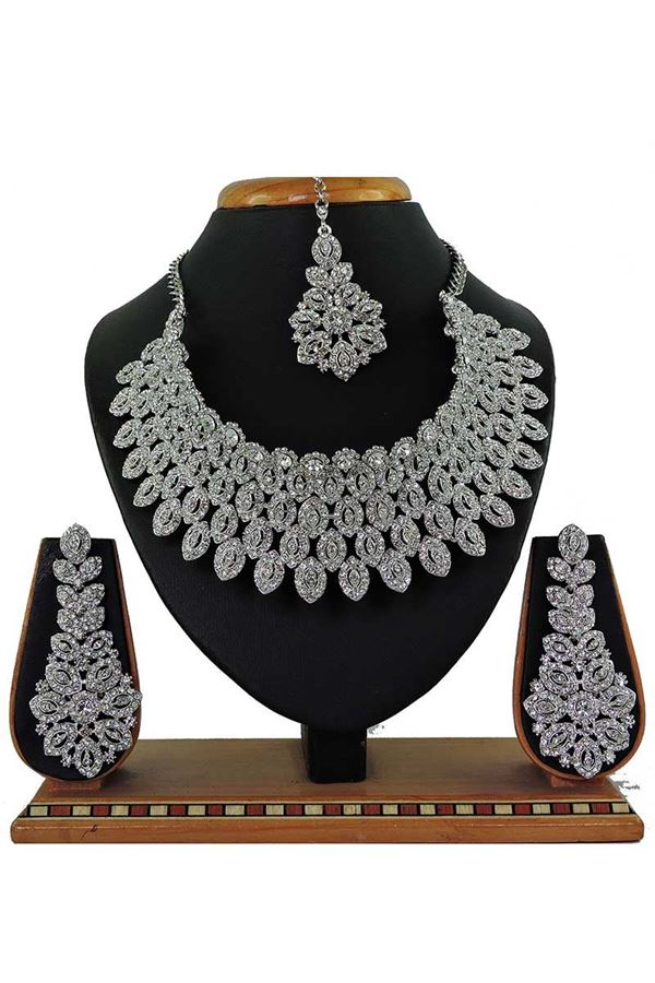 Picture of Artificial White Stone Necklace Set