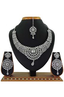 Picture of Artificial White Stone Necklace Set