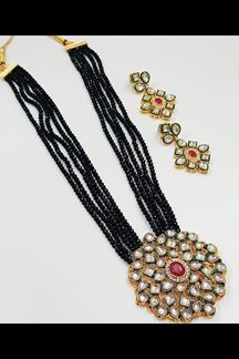 Picture of Catchy Choker Necklace Set With Earring For Women & Girls