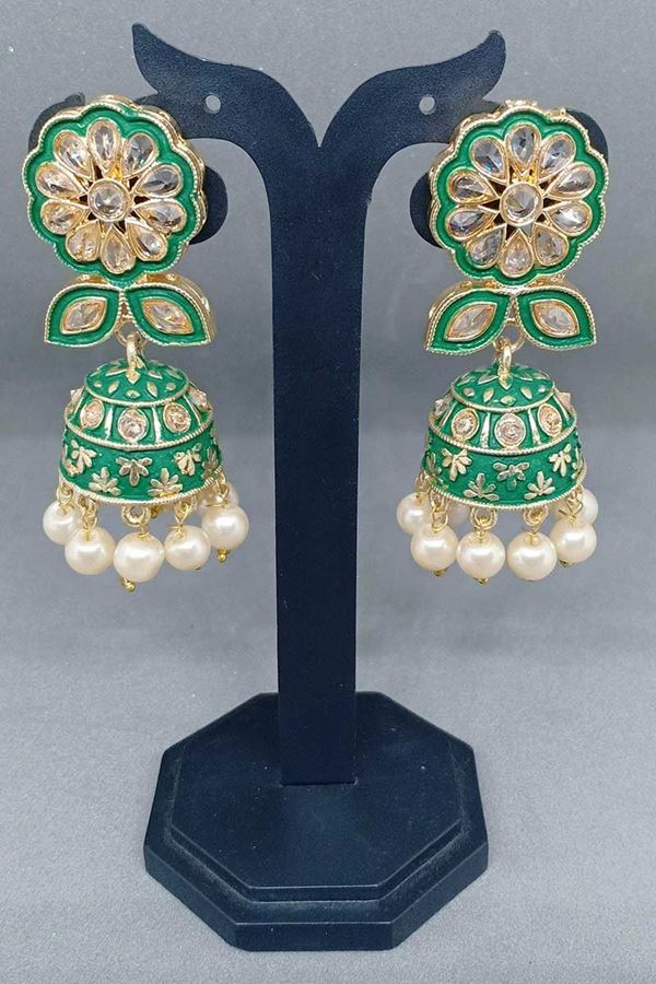 Picture of Spectacular green colored earrings