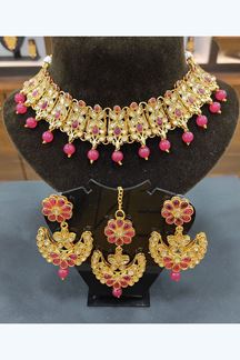 Picture of Stylish Pink Colored Imitation Jewellery Necklace Set