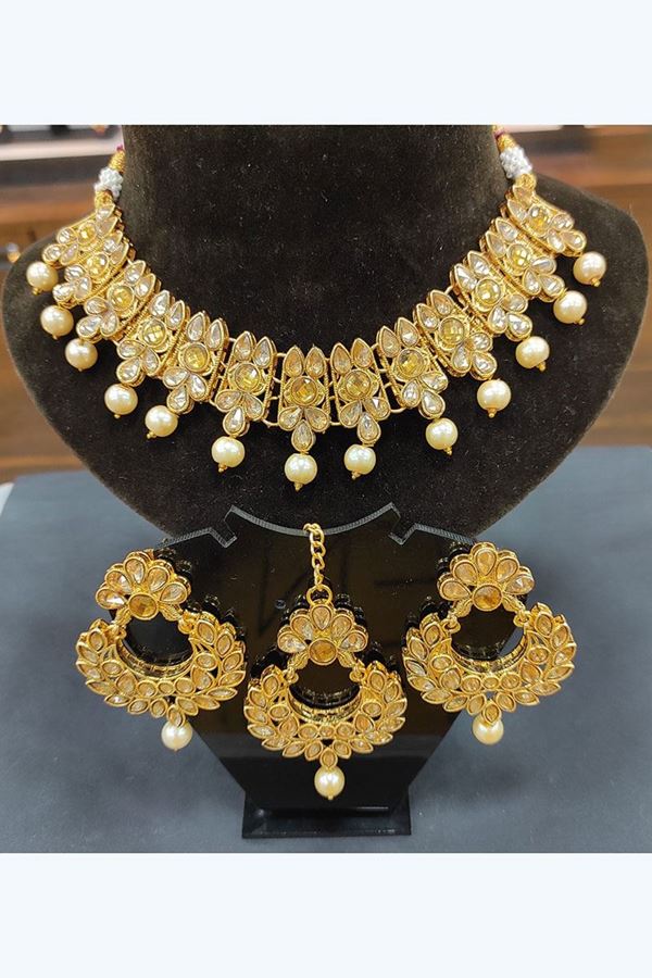 Picture of Awesome White Colored Imitation Jewellery Necklace Set