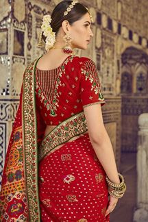 Picture of Lovely Red Colored Designer Saree