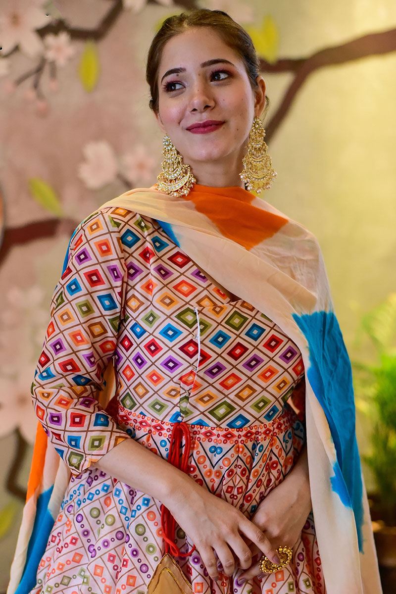 Sonali-Bendre-Bollywood-Designer-Salwar-Suits-2013-2 | Gethu Cinema