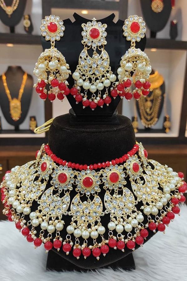 Picture of Magnificent Red Colored Wedding wear Choker Set