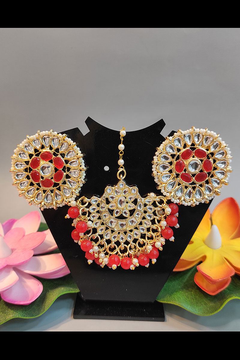 Artificial Jewelry Golden And Green Ladies Party Wear Kundan Necklace Set
