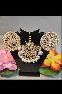 Picture of Mesmerizing White Colored Party wear Imitation Jewellery