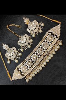 Picture of Creative White Colored Premium Choker with a pair of Earrings and Mangtikka