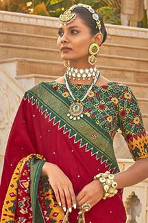 Picture of Fascinating Red and Green Colored Designer Saree