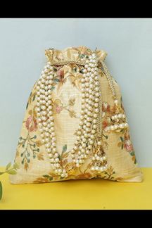 Picture of Lovely Cream Colored Exclusive Designer Synthetic Clutches