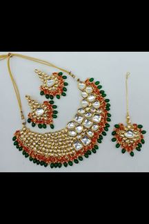 Picture of Appealing Green Colored Designer Necklace Set