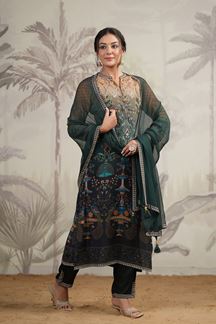 Picture of Flamboyant Bottle Green Colored Designer Suit