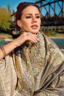 Picture of Magnificent Pure Banarasi Silk Designer Saree for Wedding and Reception