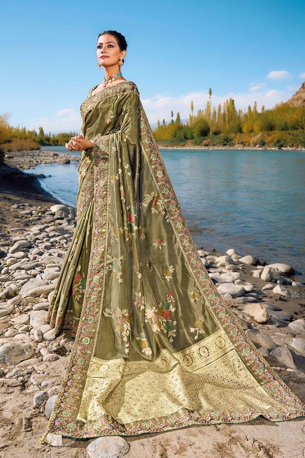 Picture of Impressive Pure Banarasi Silk Designer Saree for Wedding and Mehendi