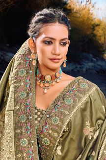 Picture of Impressive Pure Banarasi Silk Designer Saree for Wedding and Mehendi