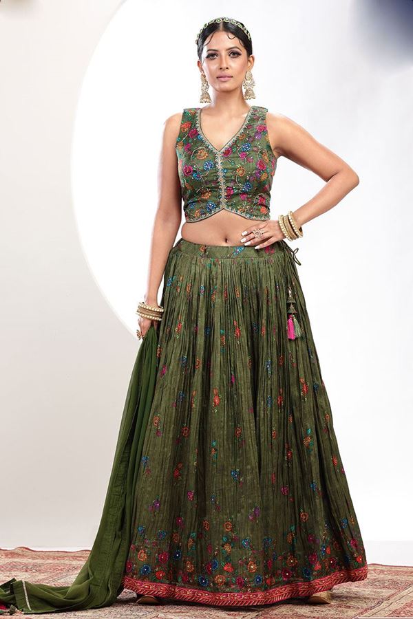 Picture of Enticing Mehendi Designer Indo-Western Lehenga Choli for Party