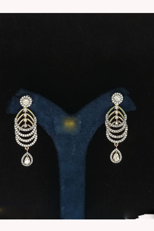 Picture of  Flamboyant Gold Tone Designer Earring Set for Wedding, Reception, Party, Sangeet, and Festivals