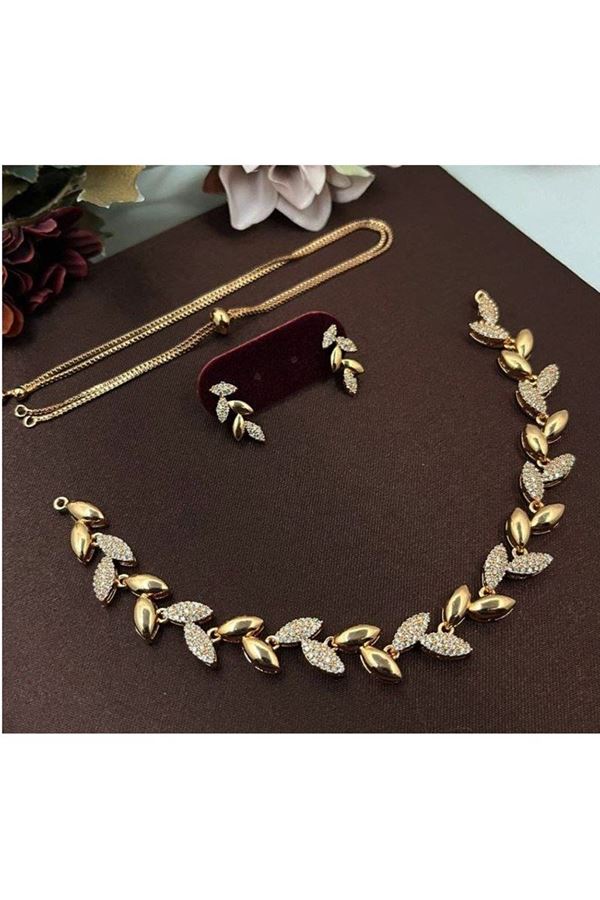 Picture of  Spectacular Silver Designer Necklace Set for Engagement, Wedding, and Reception