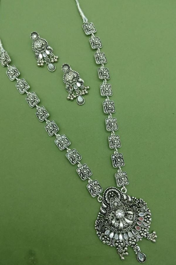 Picture of  Fascinating Silver Designer Necklace Set for Festivals, Sangeet, and Parties