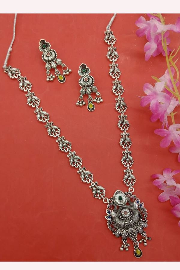 Picture of  Dazzling Silver Designer Necklace Set for Festivals, Sangeet, and Parties